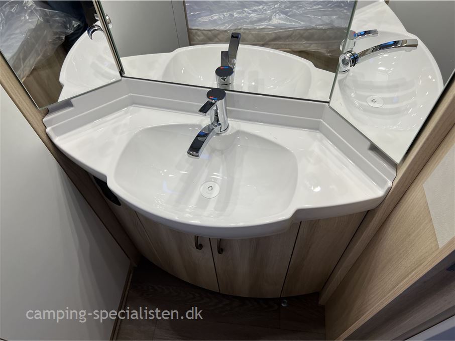 Hobby De Luxe 400 SFE
